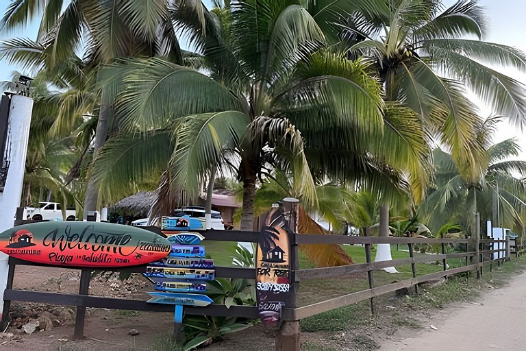Casa Luna Playa la saladita surf