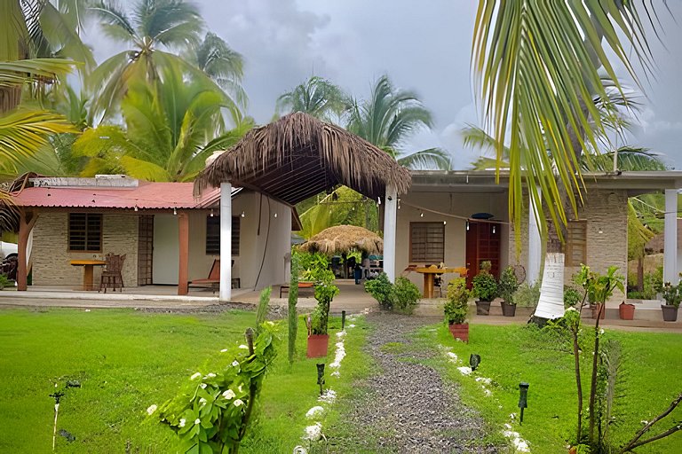 Casa Rubí- Playa la saladita