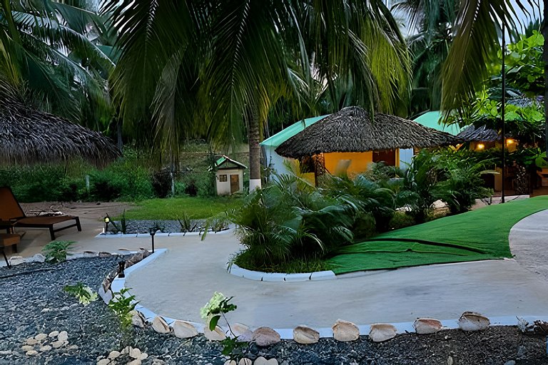 Casa Girasol Playa La Saladita. Casa Las Palmas