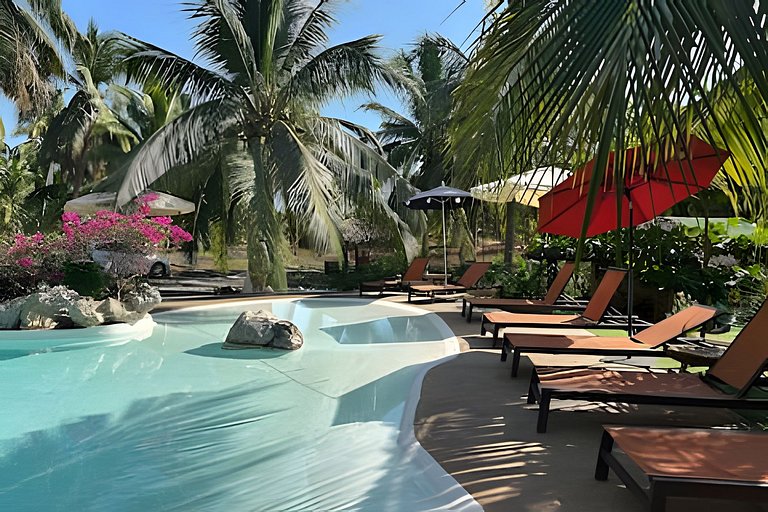 Casa Girasol Playa La Saladita. Casa Las Palmas